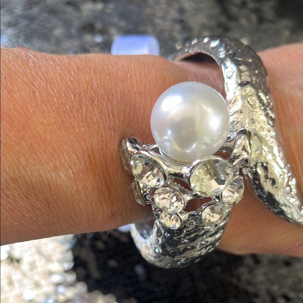 Elegant Silver Pearl Bracelet
